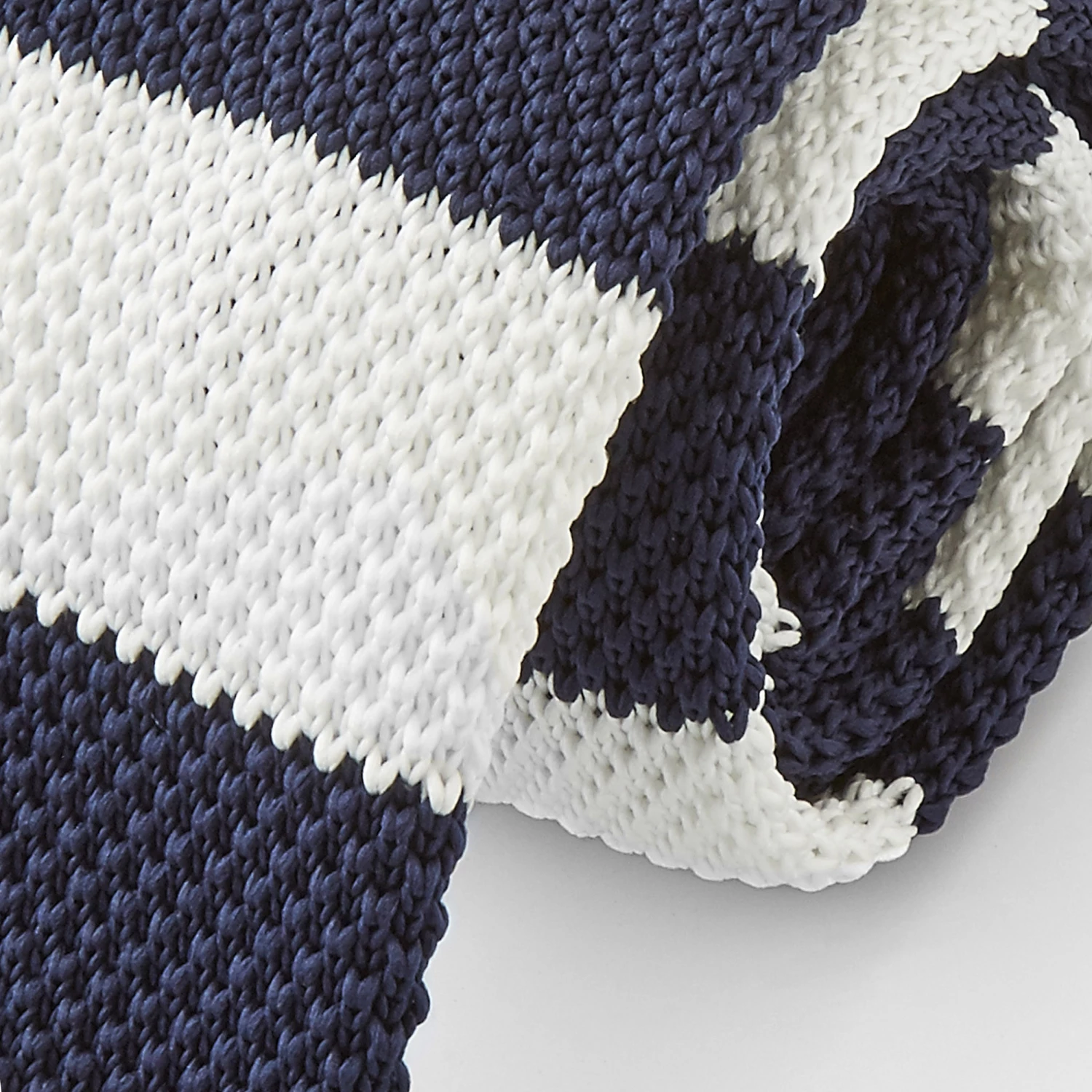 Tailor Toki Cravate tricotée à rayures marines – Image 2