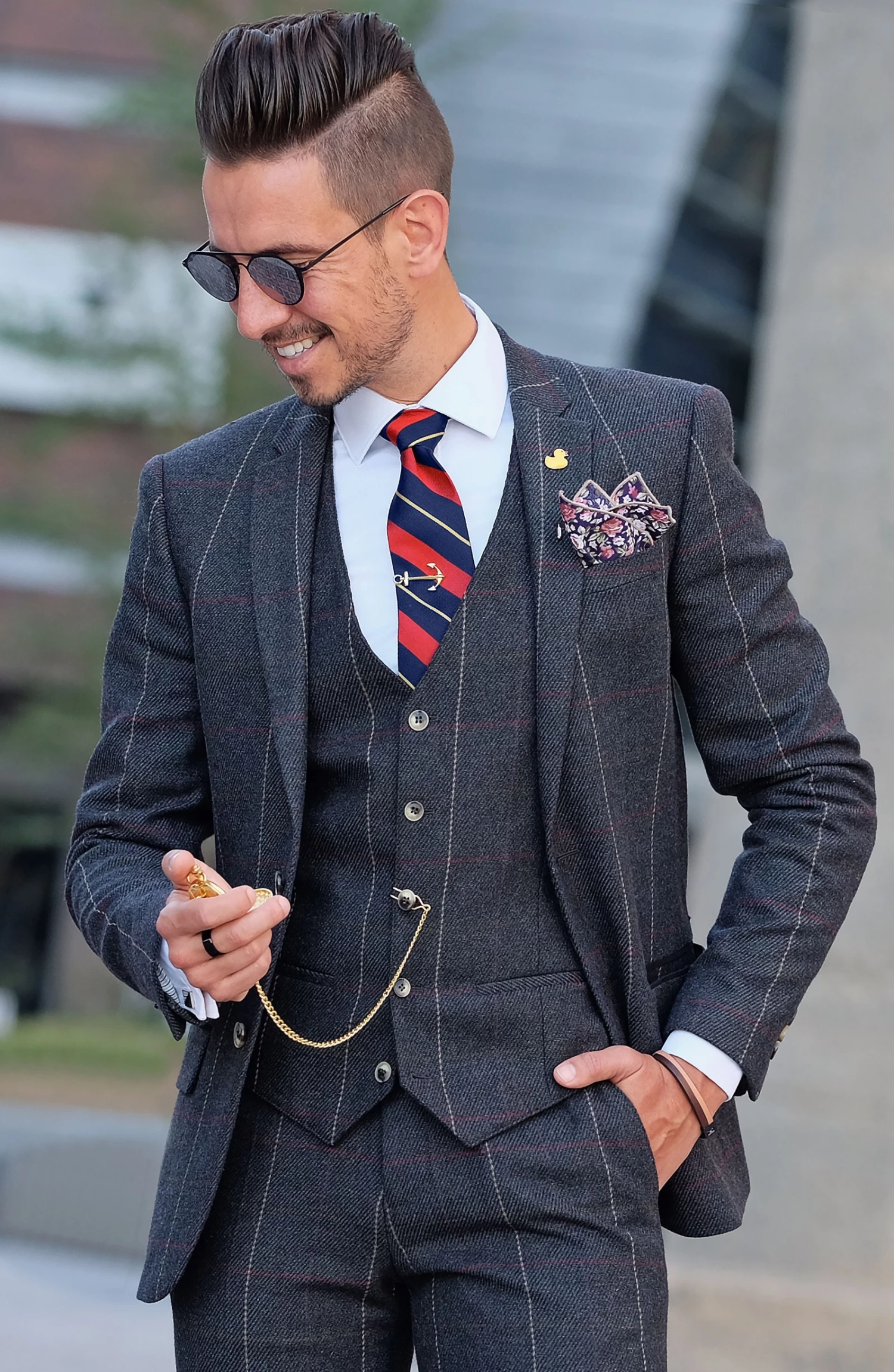 Trendhim Cravate en soie Ă rayures rouges, bleu marine et or - 8 cm â Image 4