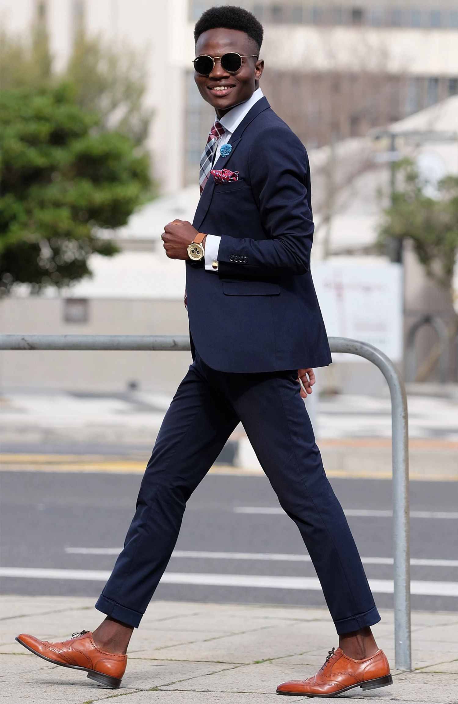 Tailor Toki Cravate écossaise à carreaux bleu et bordeaux – Image 5