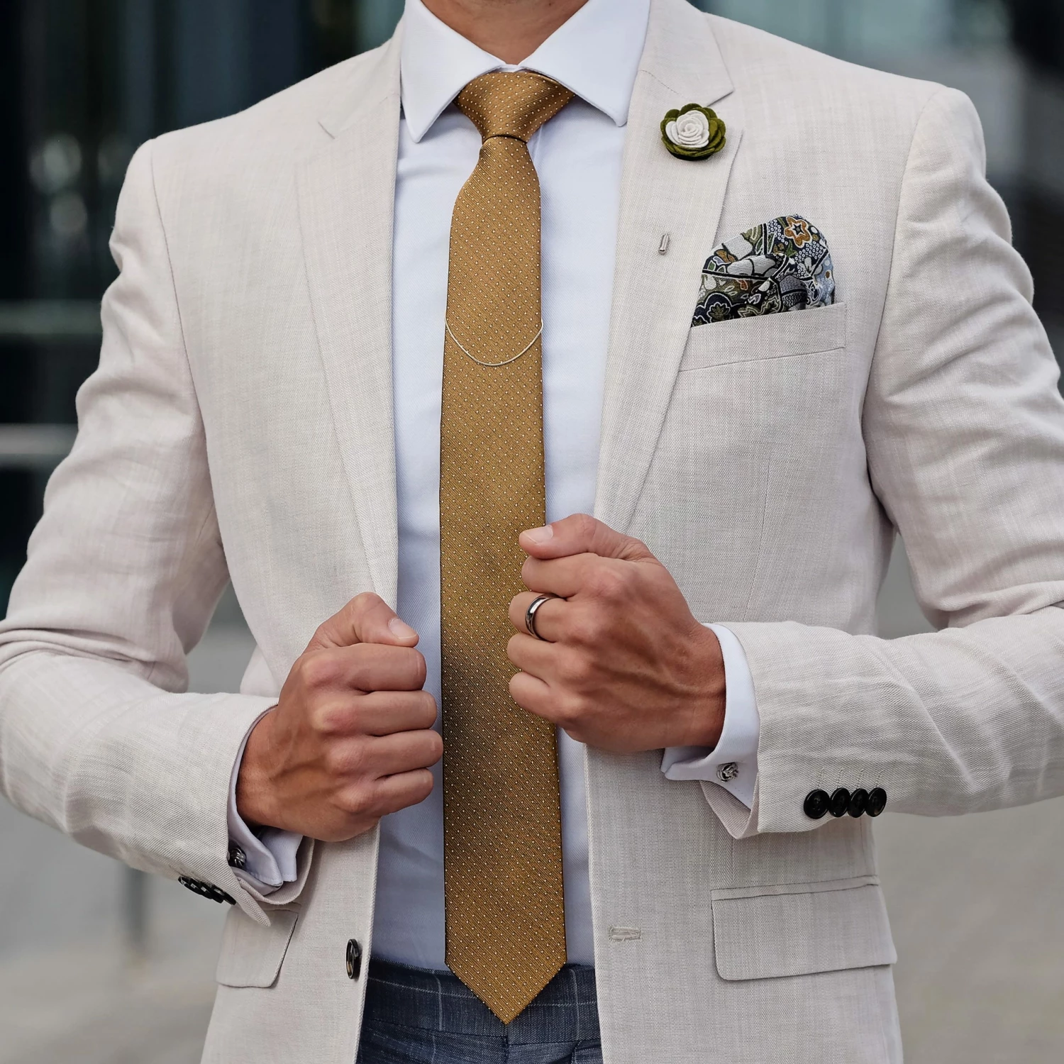 Trendhim Cravate en soie dorée à pois blancs - 6 cm – Image 4