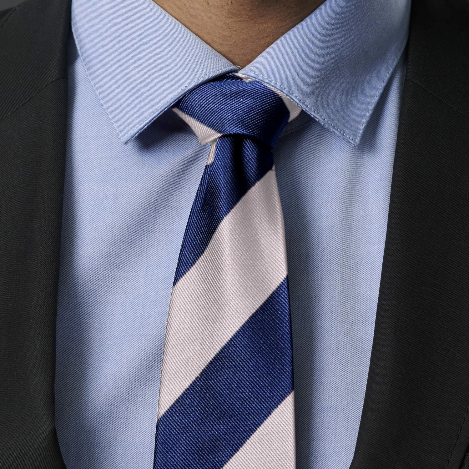 Trendhim Cravate en soie Ă rayures bleu marine et argent - 8 cm â Image 5