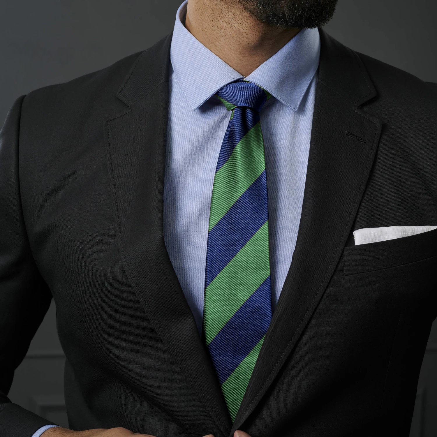 Trendhim Cravate en soie Ă rayures vertes et bleu marine - 8 cm â Image 3