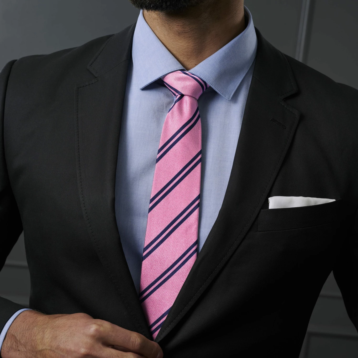 Trendhim Cravate en soie rose Ă rayures bleu marine - 8 cm â Image 3