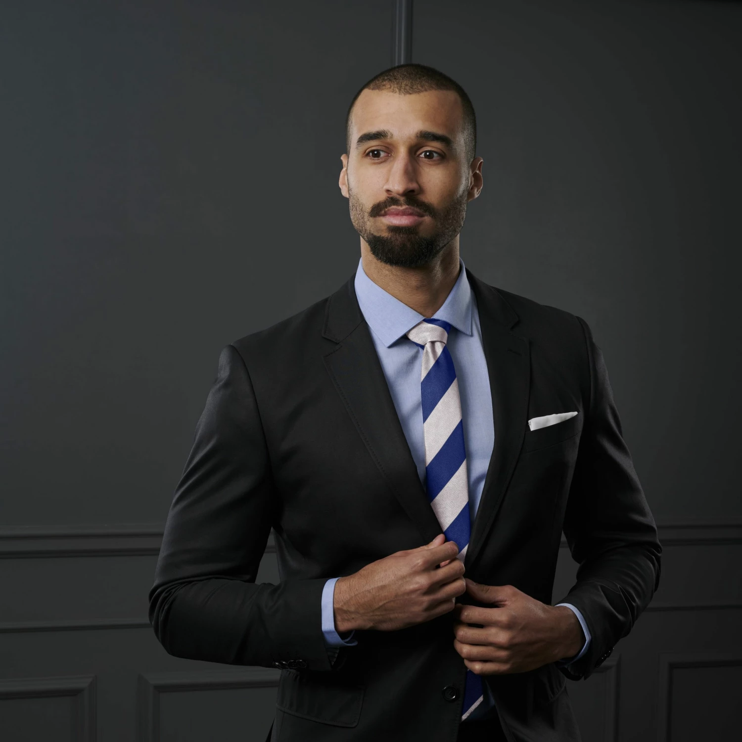 Trendhim Cravate en soie Ă rayures argent et bleu marine - 6 cm â Image 4