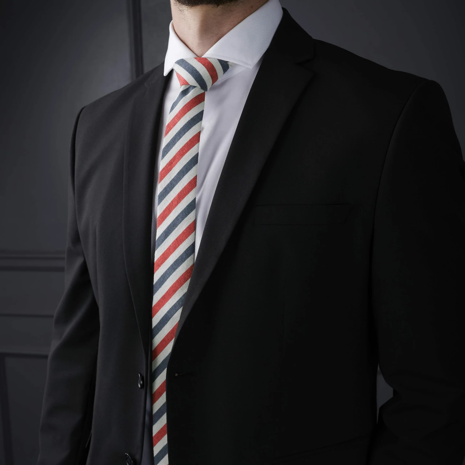 Tailor Toki Cravate Ă rayures rouges et bleues â Image 3