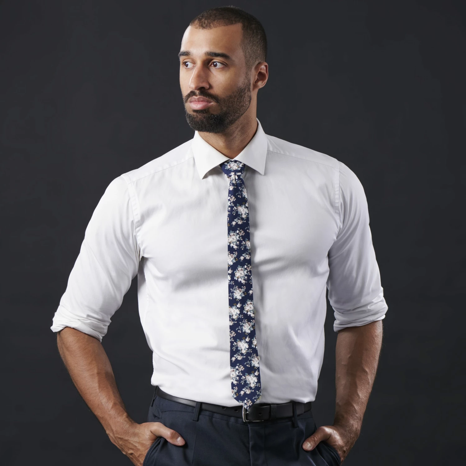 Tailor Toki Cravate fleurie bleue et blanche â Image 4